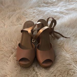 Splendid nude wedges